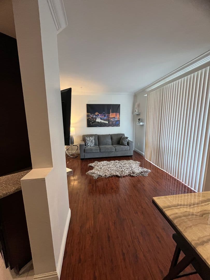 Las Vegas Condo: 220 E Flamingo Rd #229