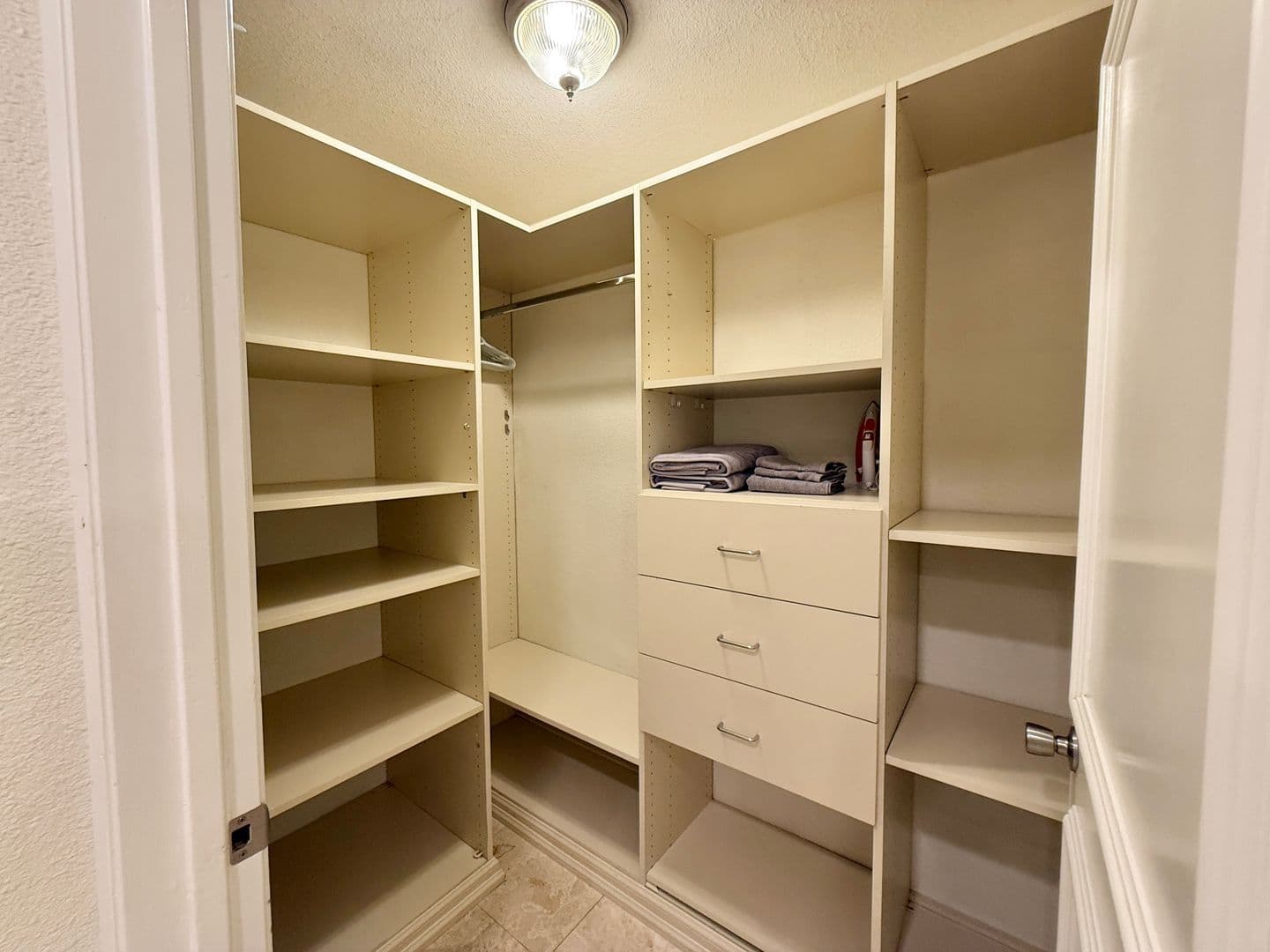 Las Vegas Condo: 230 E. Flamingo Rd.