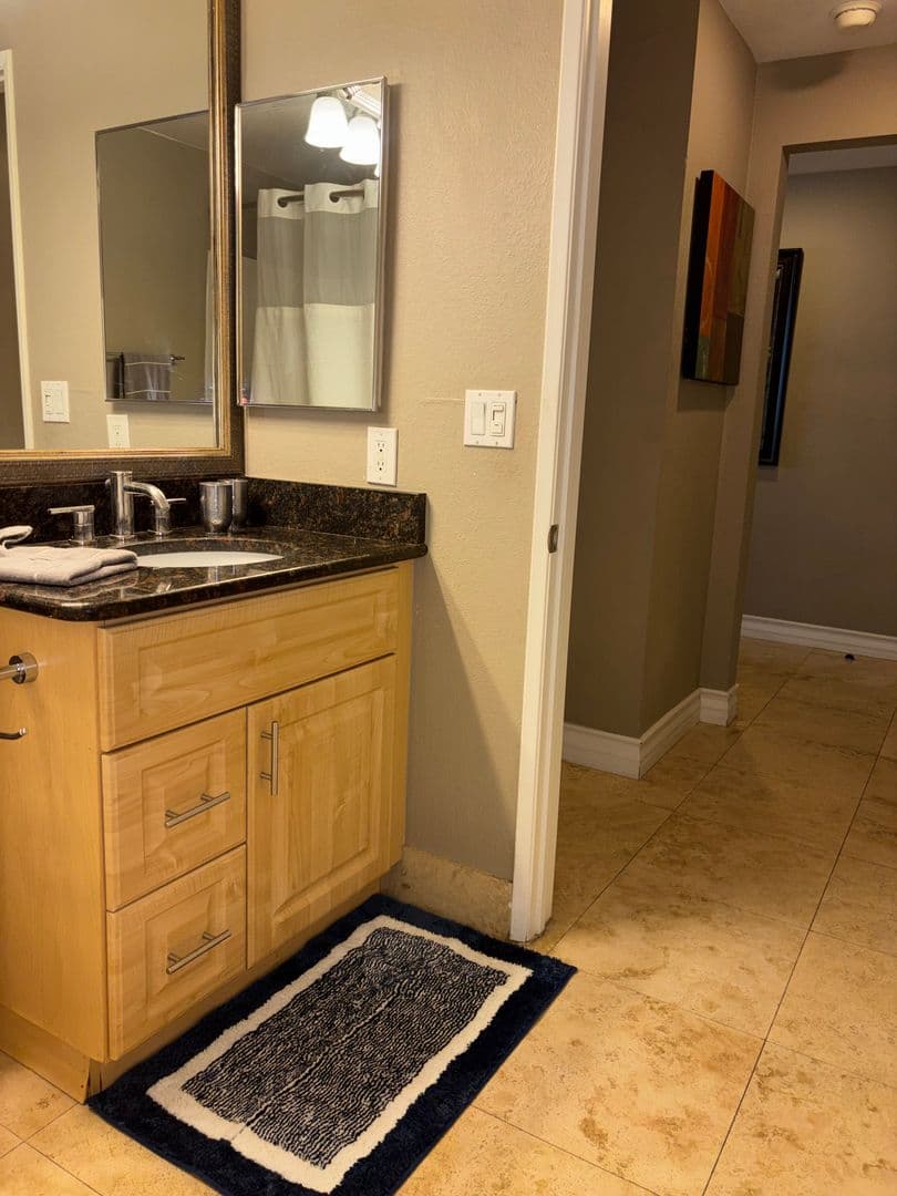 Las Vegas Condo: 220 E. Flamingo Rd.