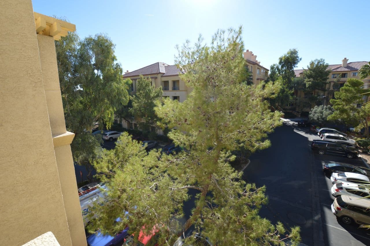 Las Vegas Condo: 260 E. Flamingo Rd. #335