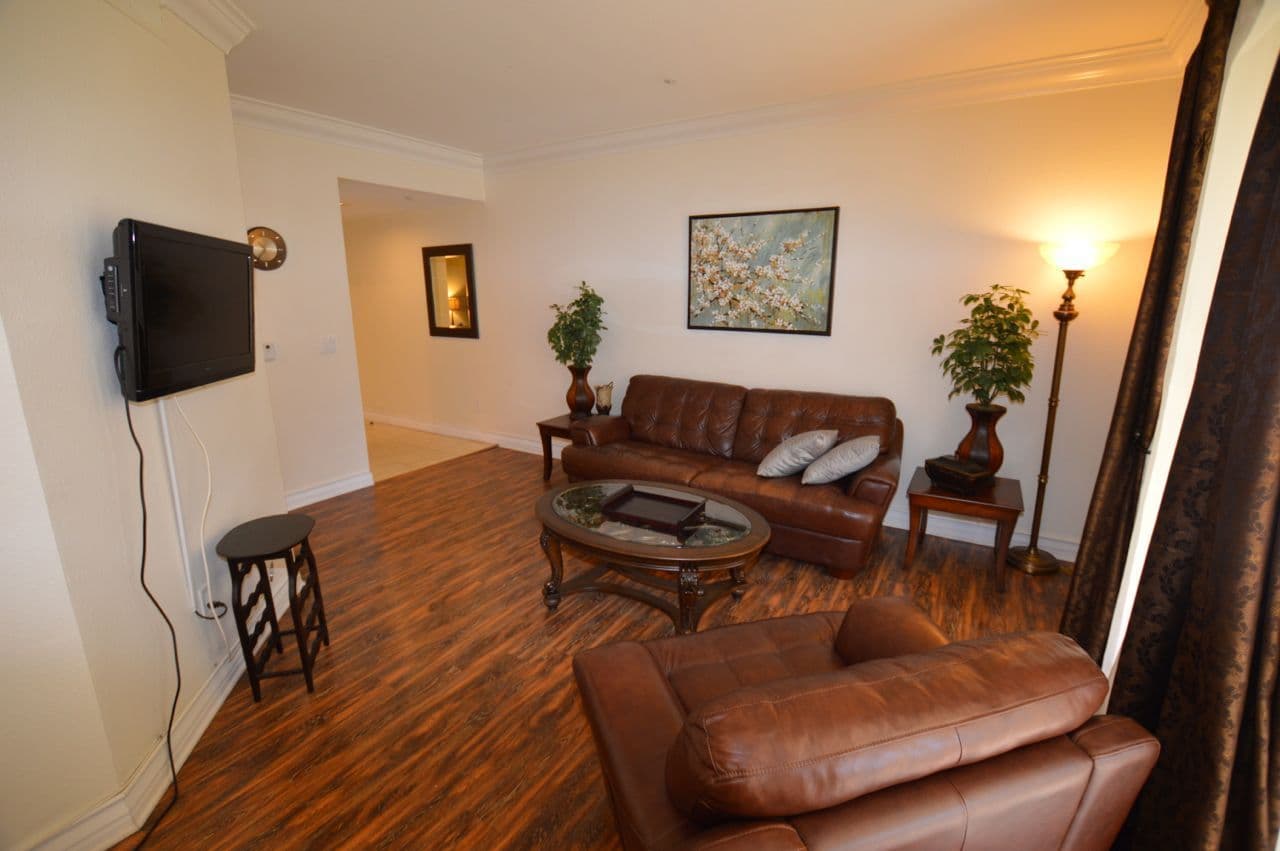 Las Vegas House: 230 E. Flamingo Rd #129