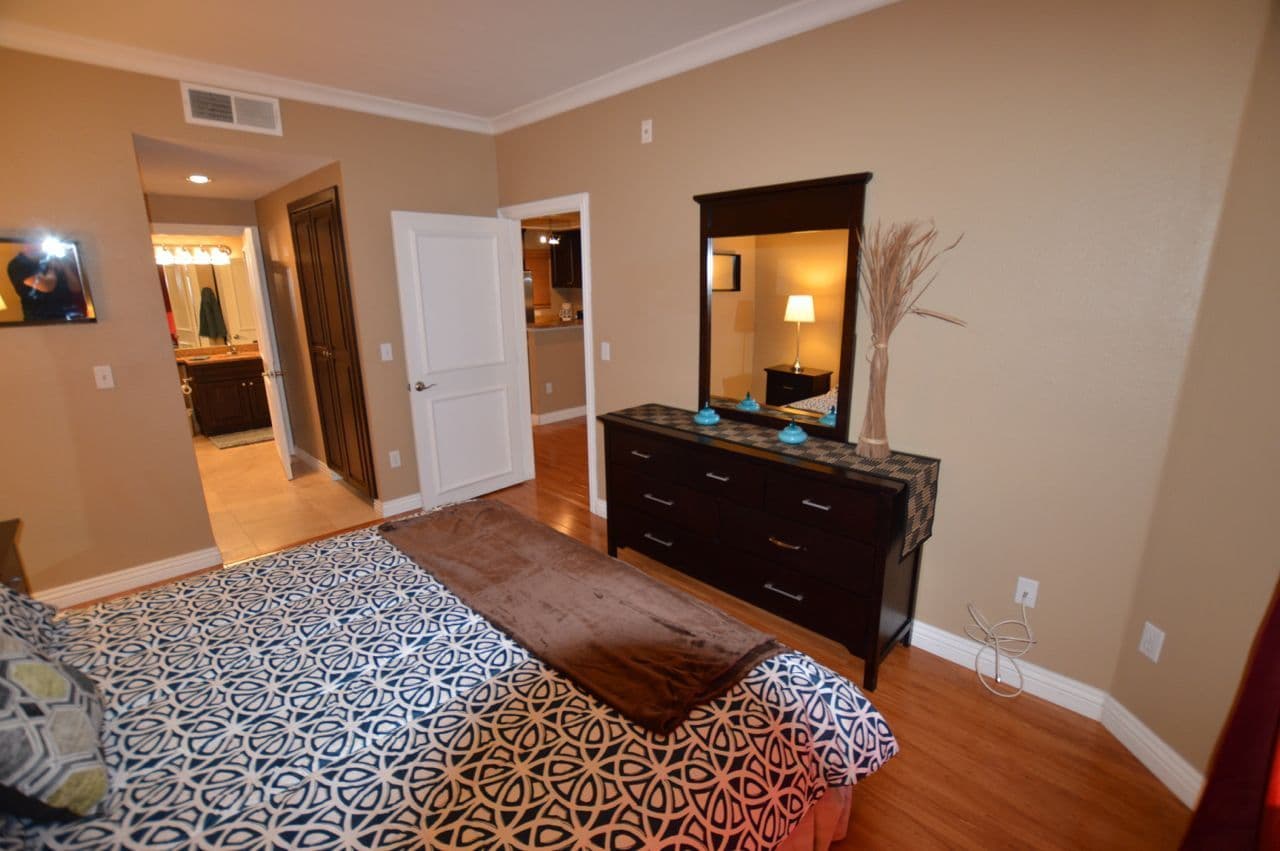 Las Vegas Condo: 260 E. Flamingo Rd. #335