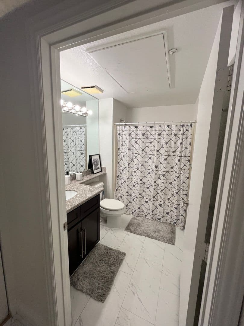 Las Vegas Condo: 220 E Flamingo Rd #229