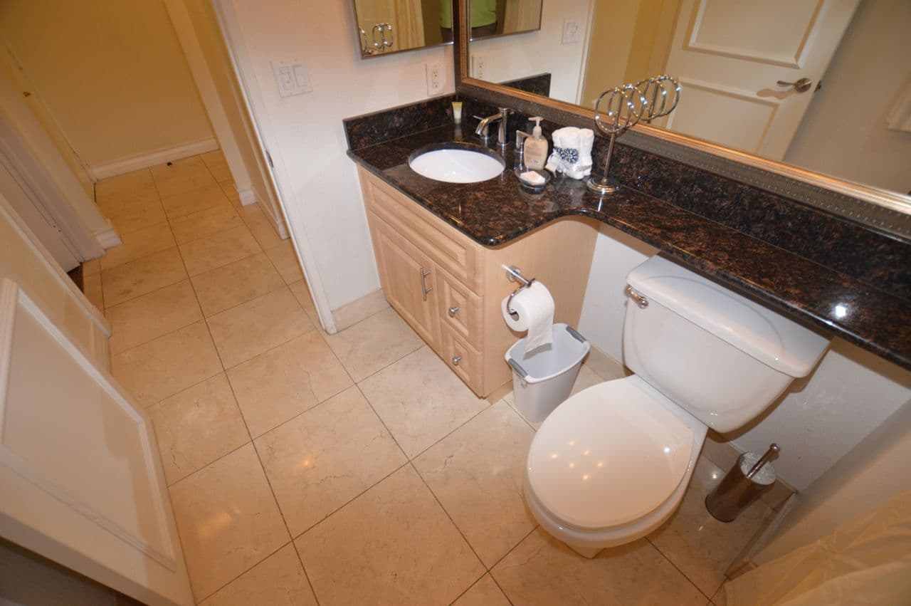 Las Vegas House: 230 E. Flamingo Rd #129