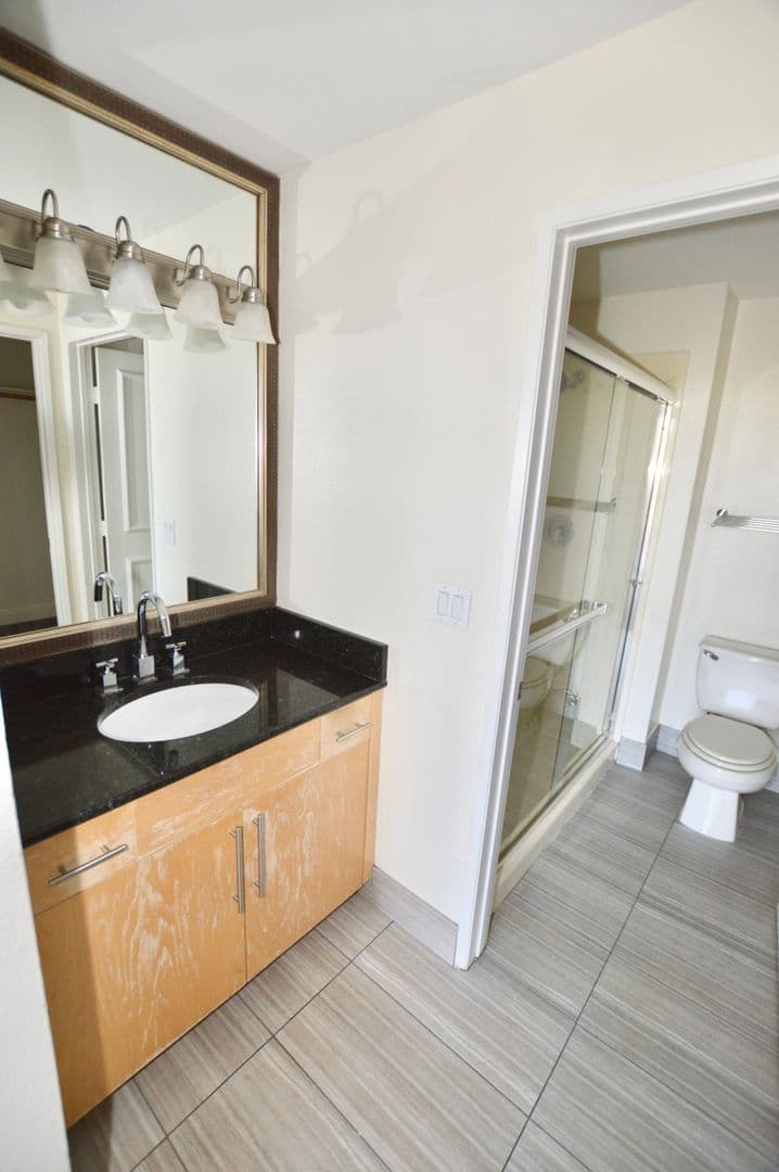 Las Vegas Condo: 220 E. Flamingo Rd. #313