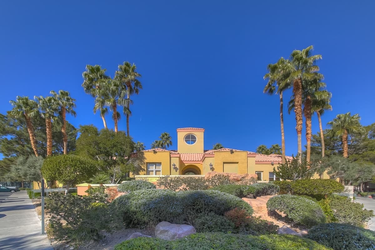 Las Vegas Condo: 220 E Flamingo Rd #229