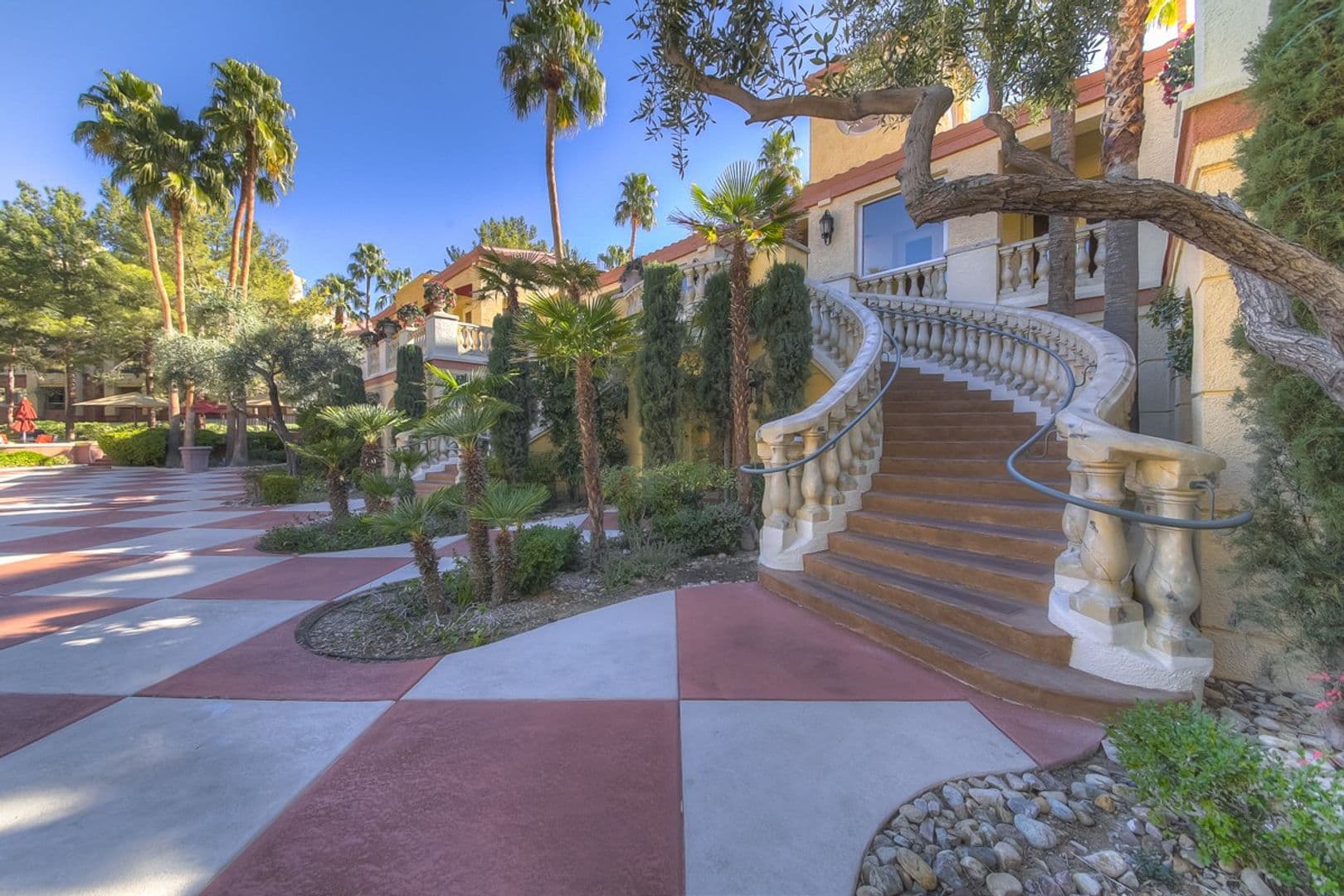 Las Vegas Condo: 220 E. Flamingo Rd.