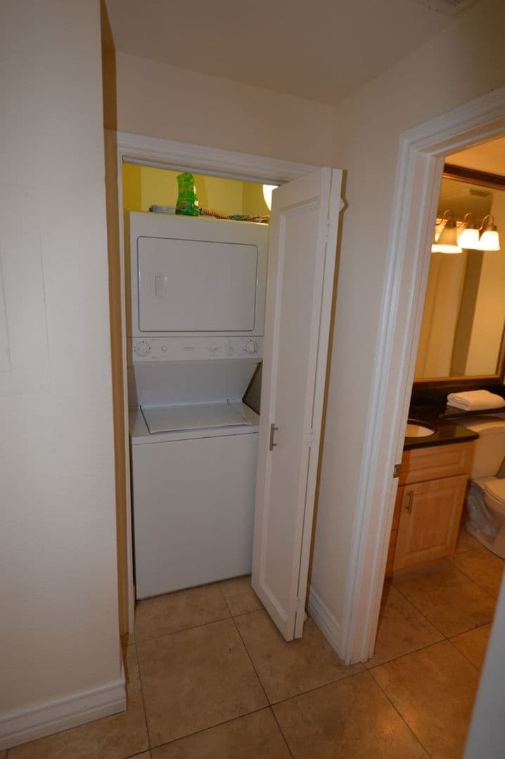 Las Vegas Condo: 260 E. Flamingo Rd.