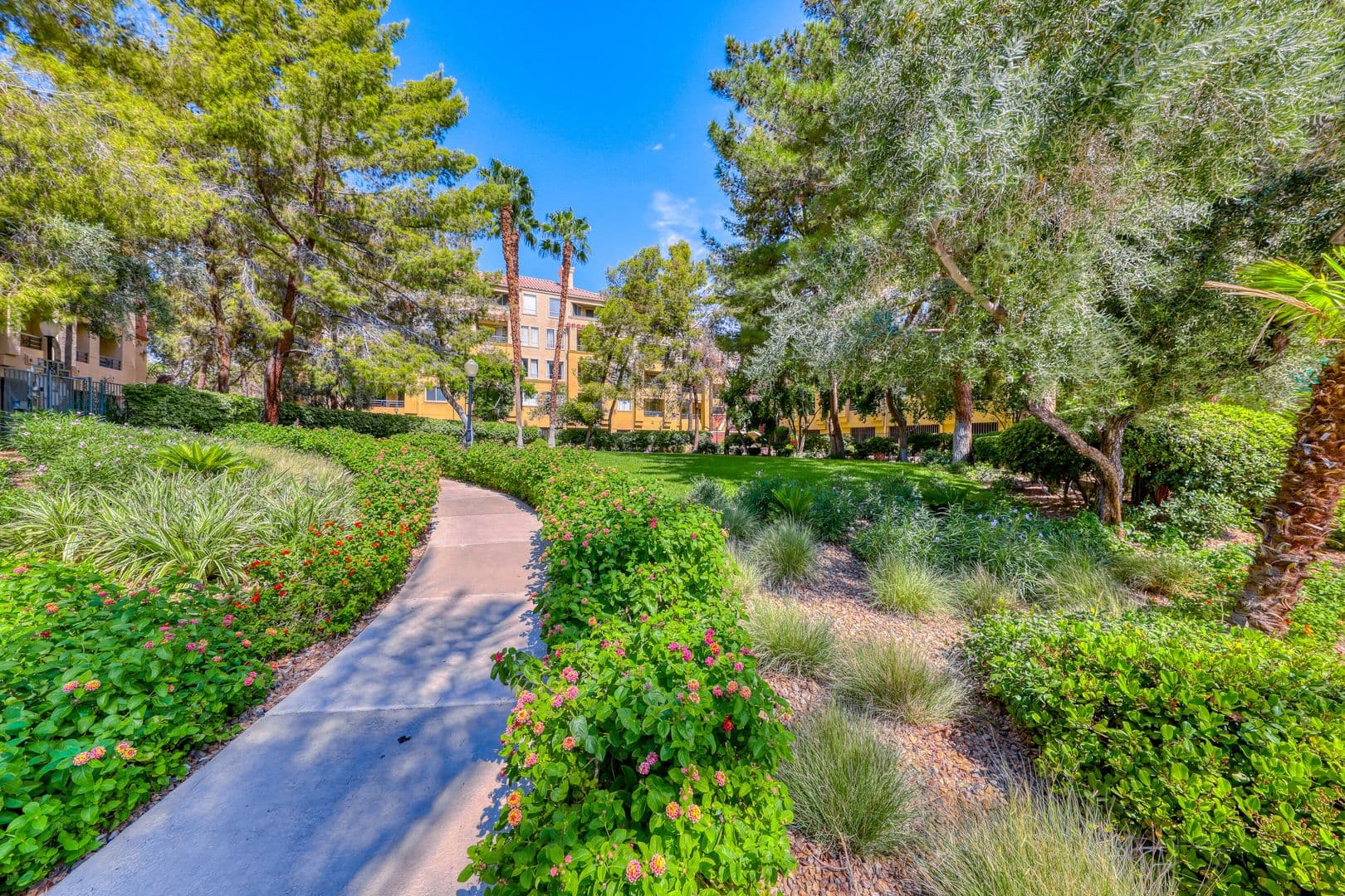 Las Vegas Condo: 220 E. Flamingo Rd. #313