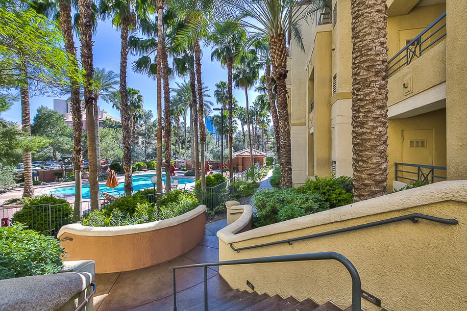 Las Vegas House: 230 E. Flamingo Rd #129