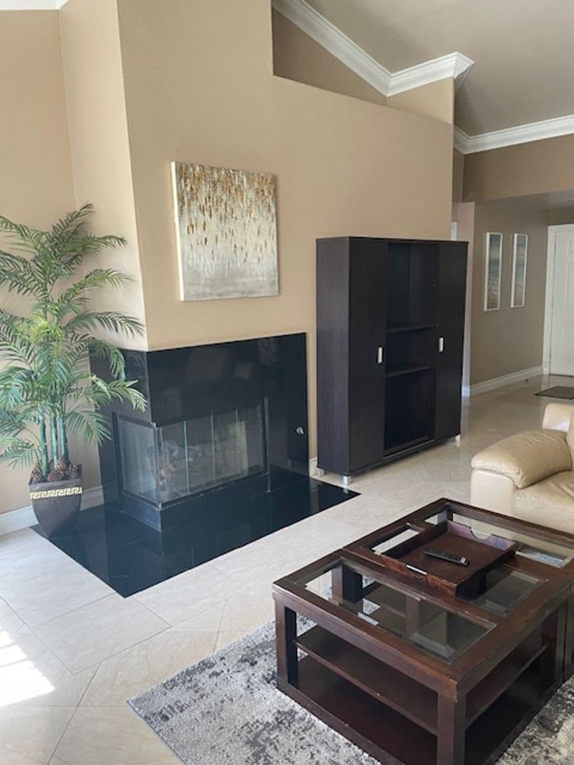 Las Vegas Condo: 220 E. Flamingo Rd.