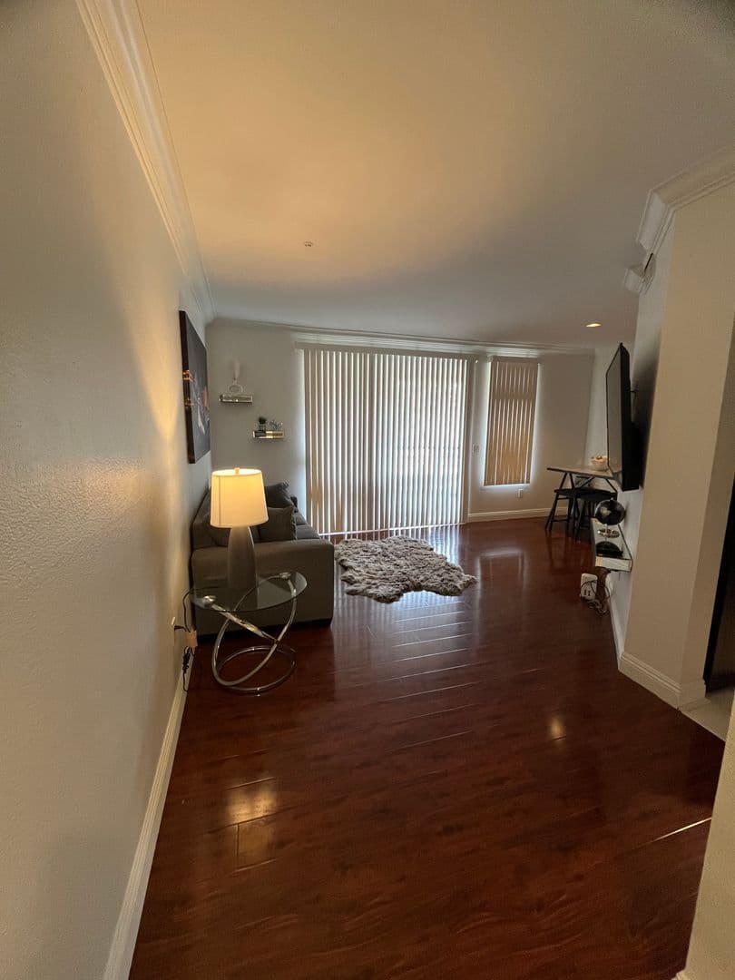 Las Vegas Condo: 220 E Flamingo Rd #229