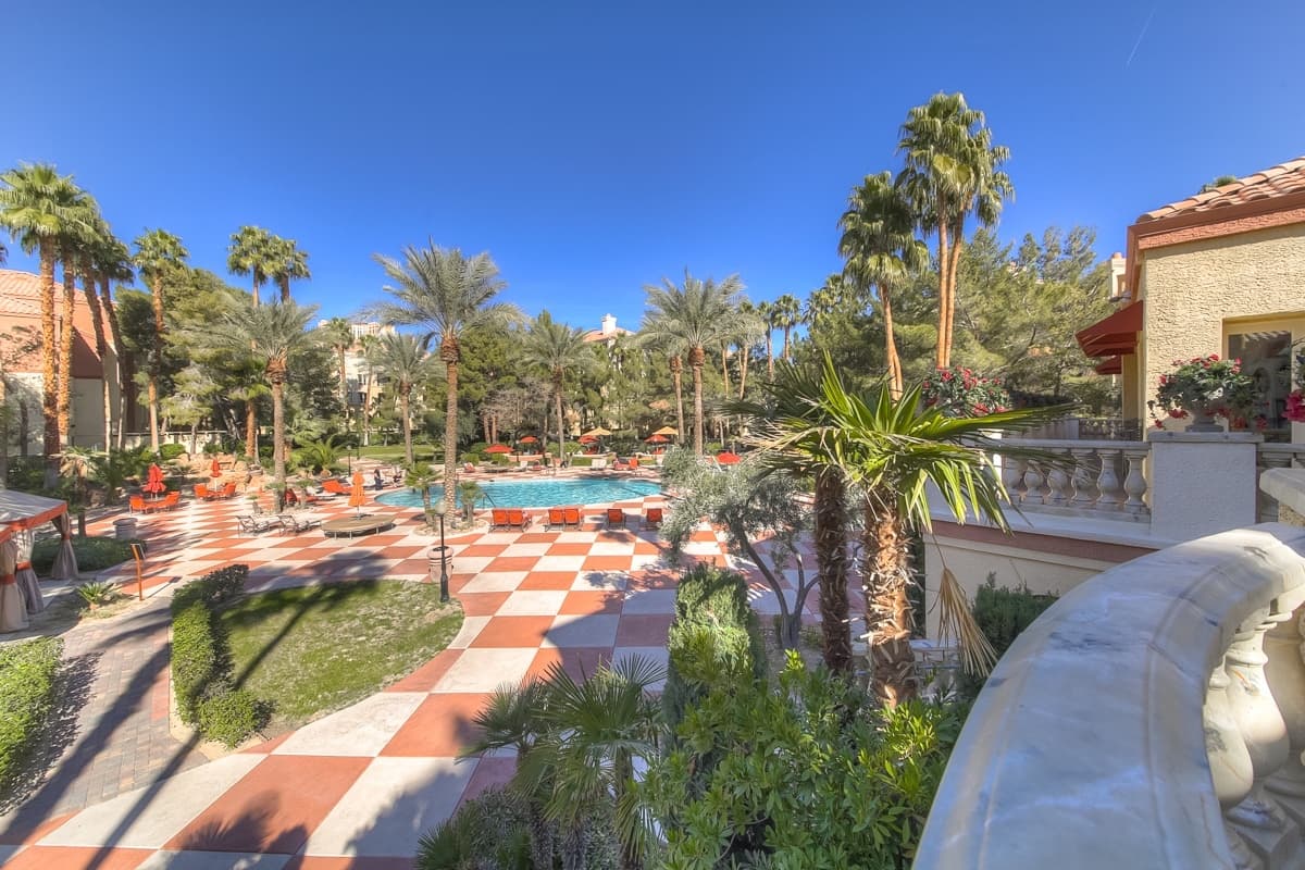 Las Vegas Condo: 220 E Flamingo Rd #229
