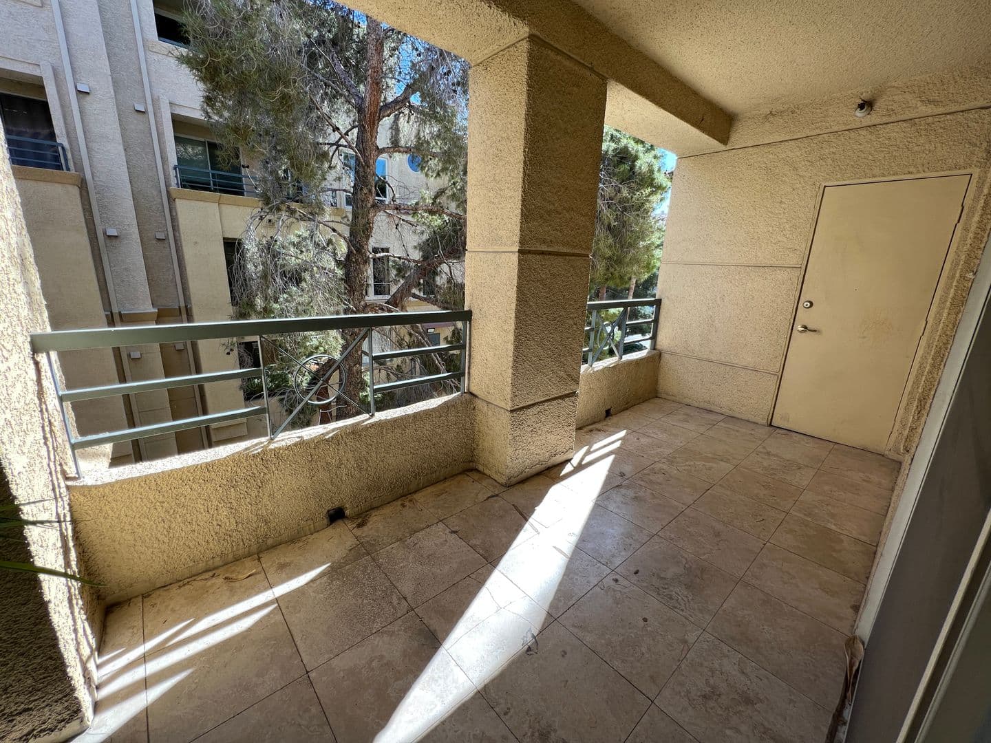 Las Vegas Condo: 210 E. Flamingo Rd #231