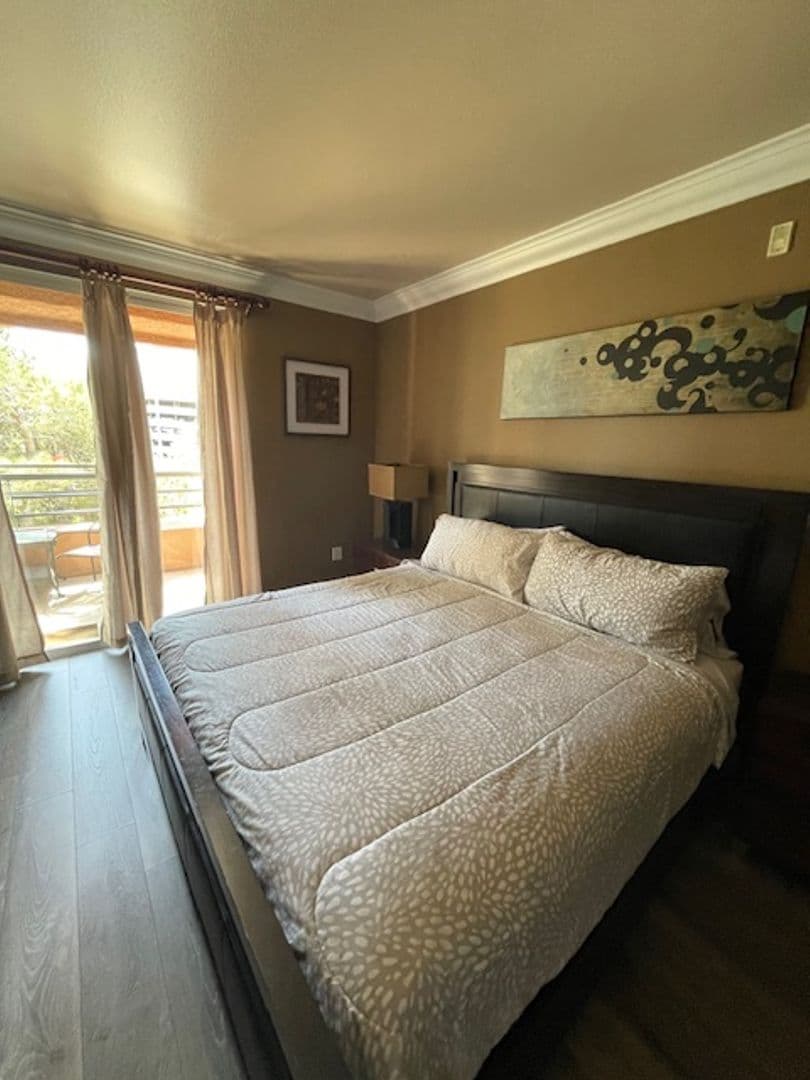 Las Vegas Condo: 220 E. Flamingo Rd.