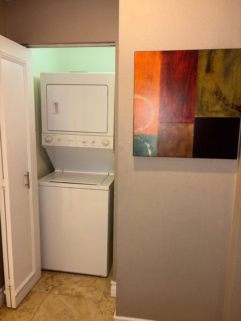 Las Vegas Condo: 220 E. Flamingo Rd.