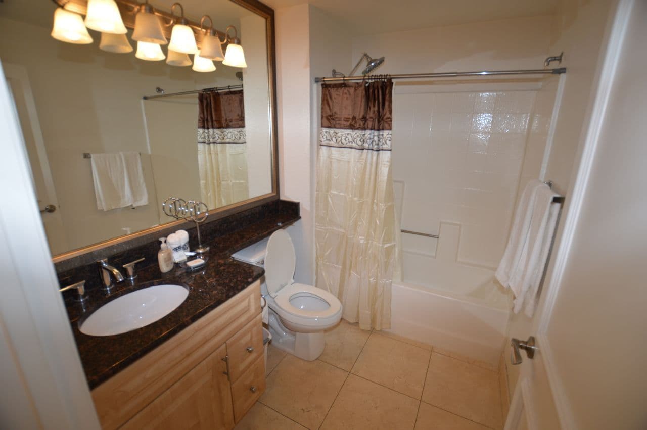 Las Vegas House: 230 E. Flamingo Rd #129