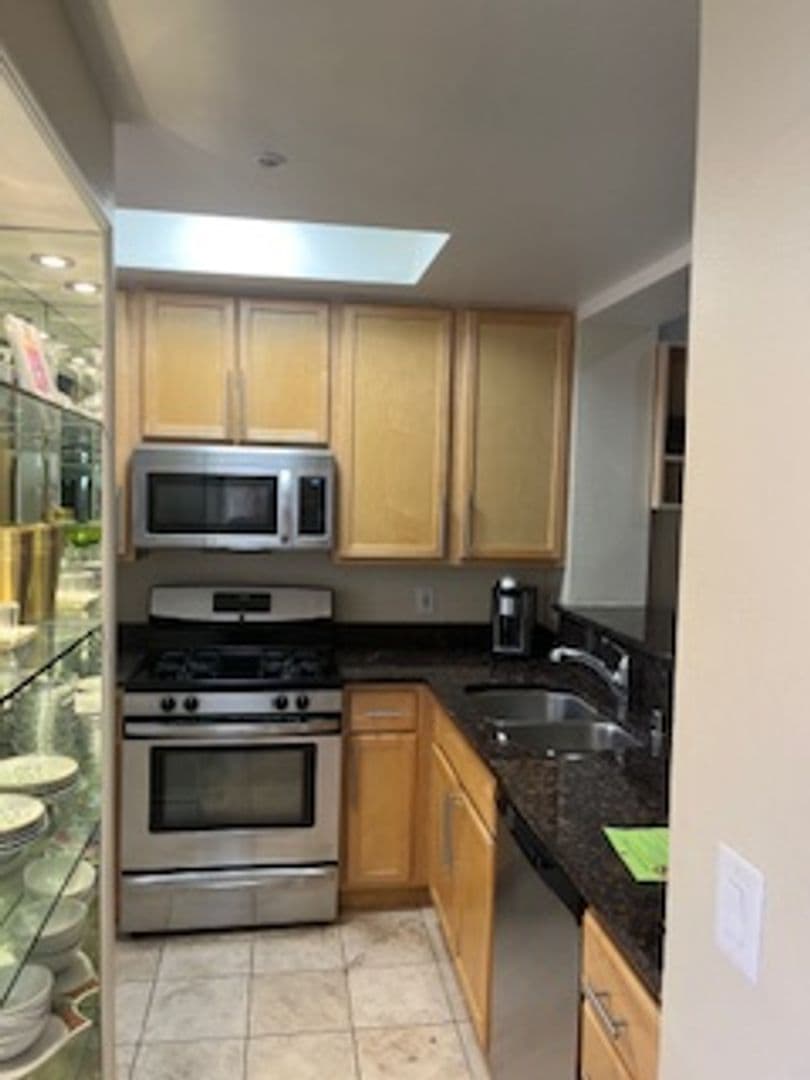 Las Vegas Condo: 230 E Flamingo Rd #406