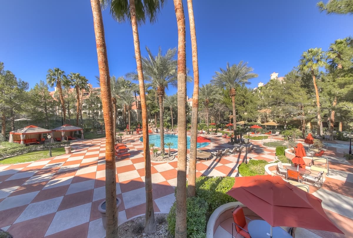 Las Vegas Condo: 220 E Flamingo Rd #229
