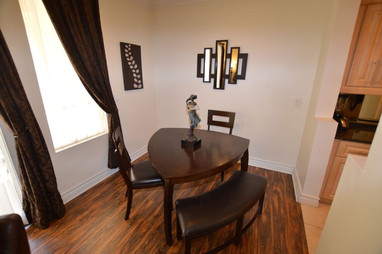 Las Vegas House: 230 E. Flamingo Rd #129