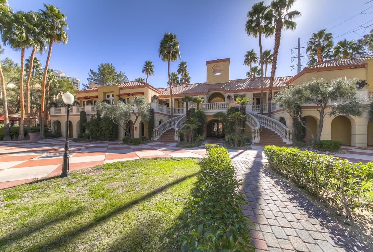 Las Vegas Condo: 210 E. Flamingo Rd #315