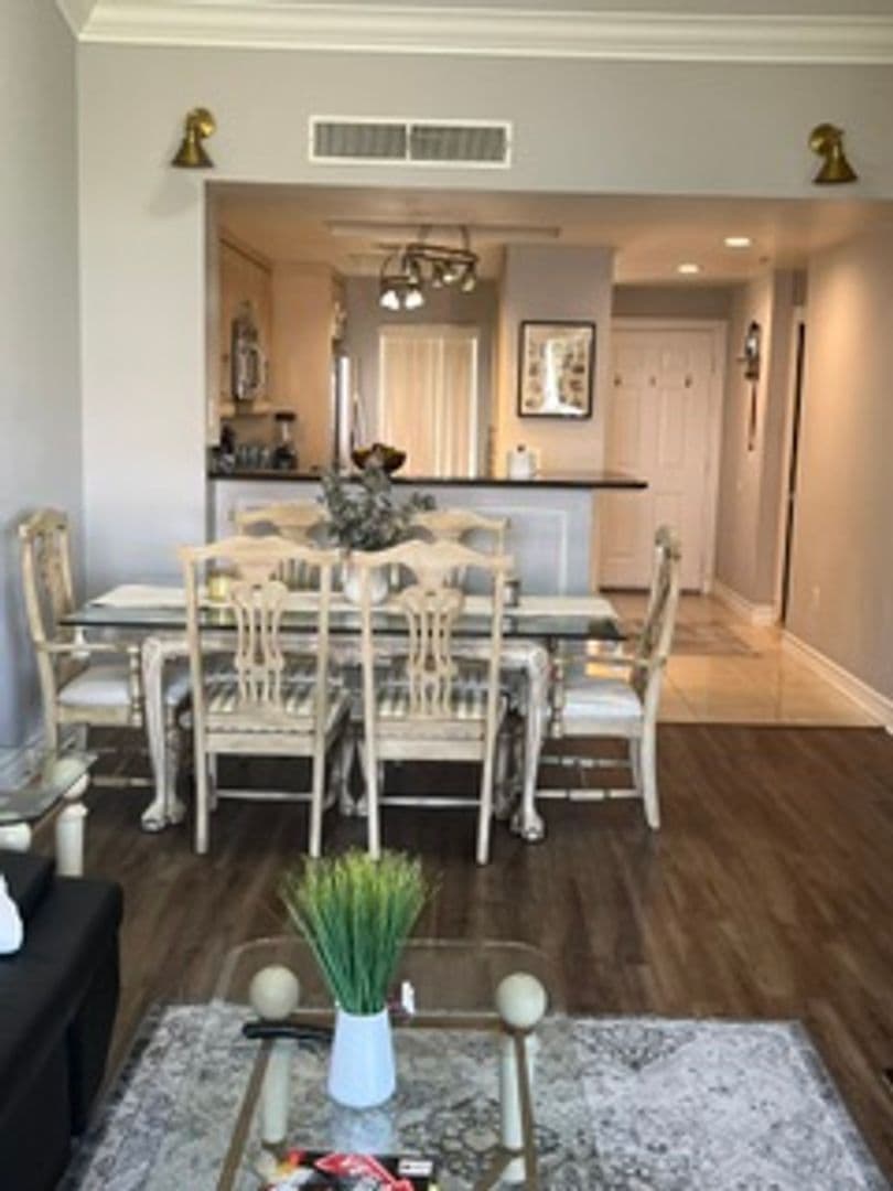 Las Vegas Condo: 210 E Flamingo #413