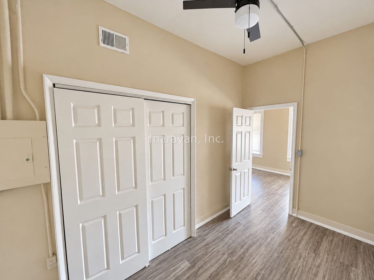 Kissimmee Apartment: 13 Monument Ave