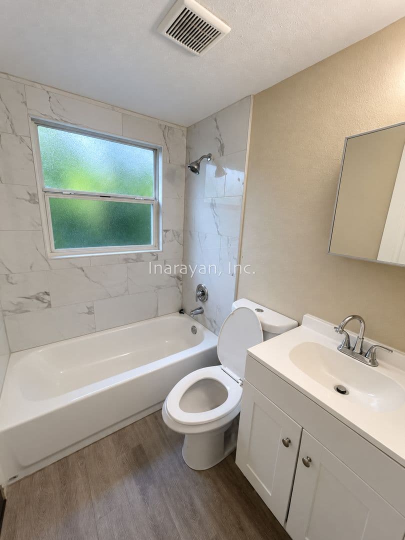Orlando Apartment: 909 Livingston St