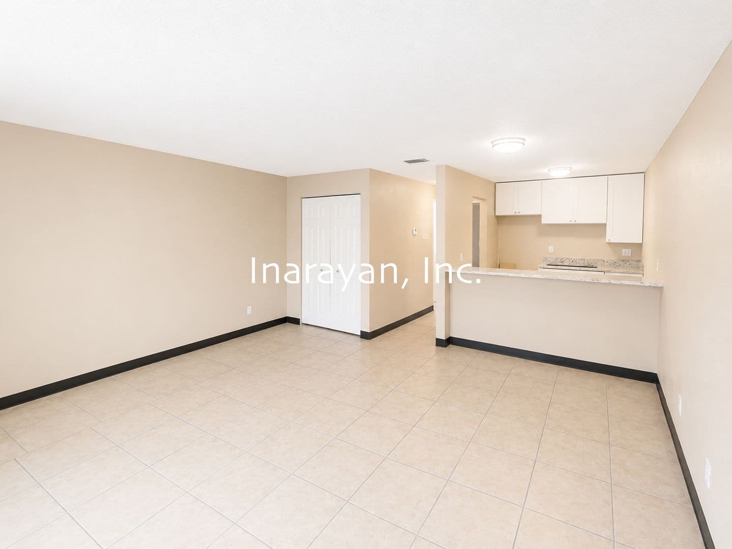 Daytona Beach Apartment: 115 Kingston Ave