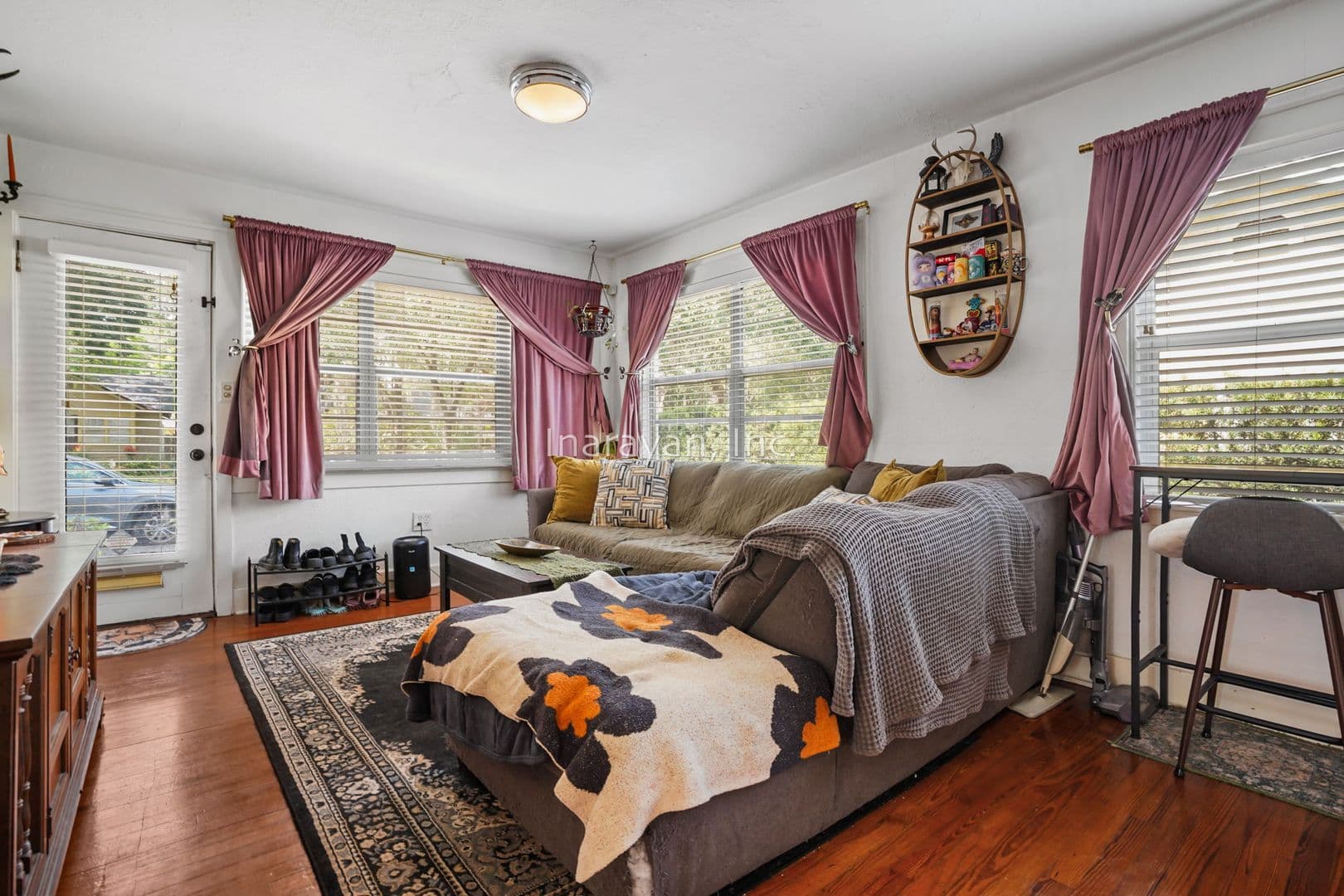 Maitland Apartment: 245 Orange Pl