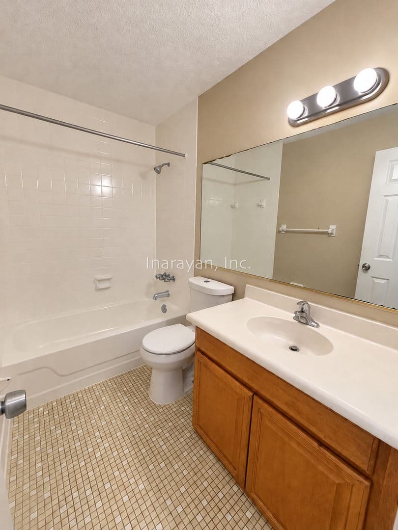 Daytona Beach Apartment: 124 Kingston Ave