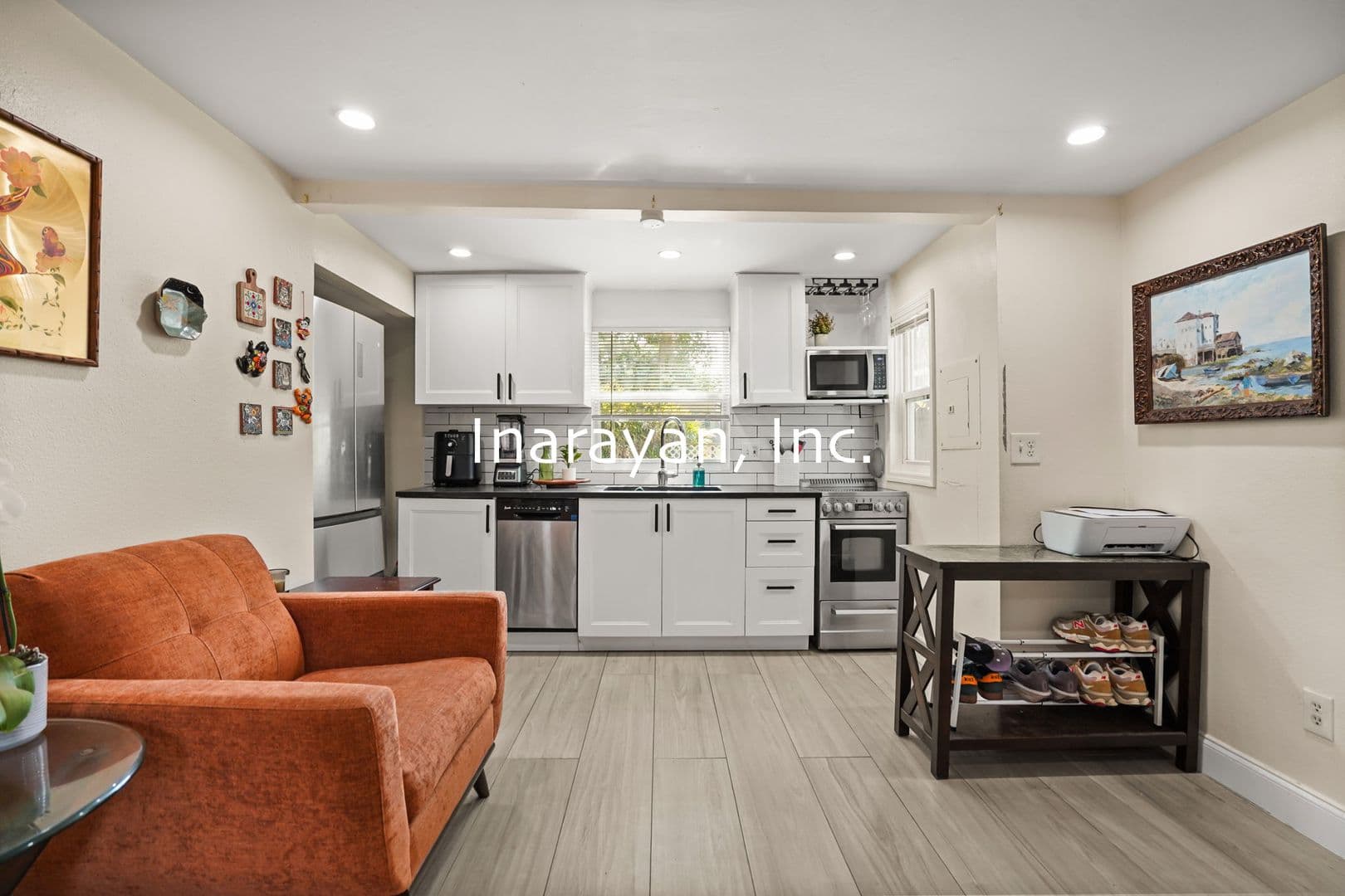 Maitland Apartment: 249 Orange Pl