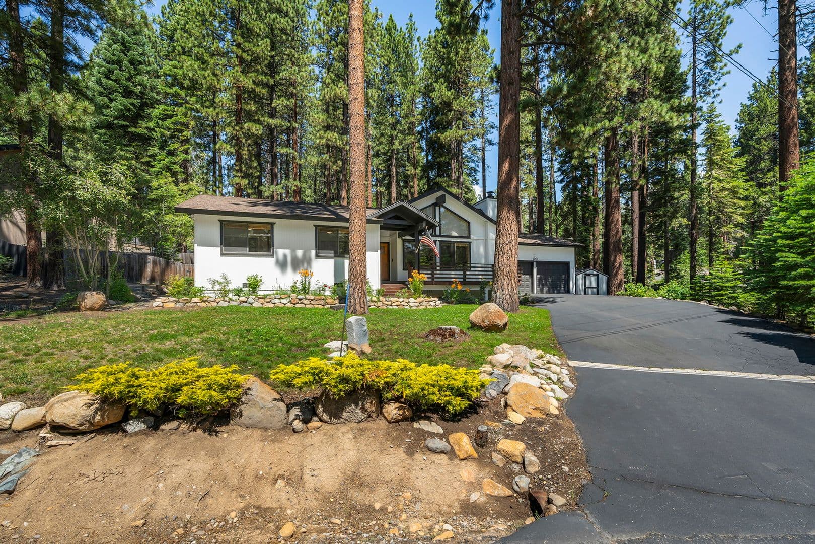 Incline Village House: 900 Donna