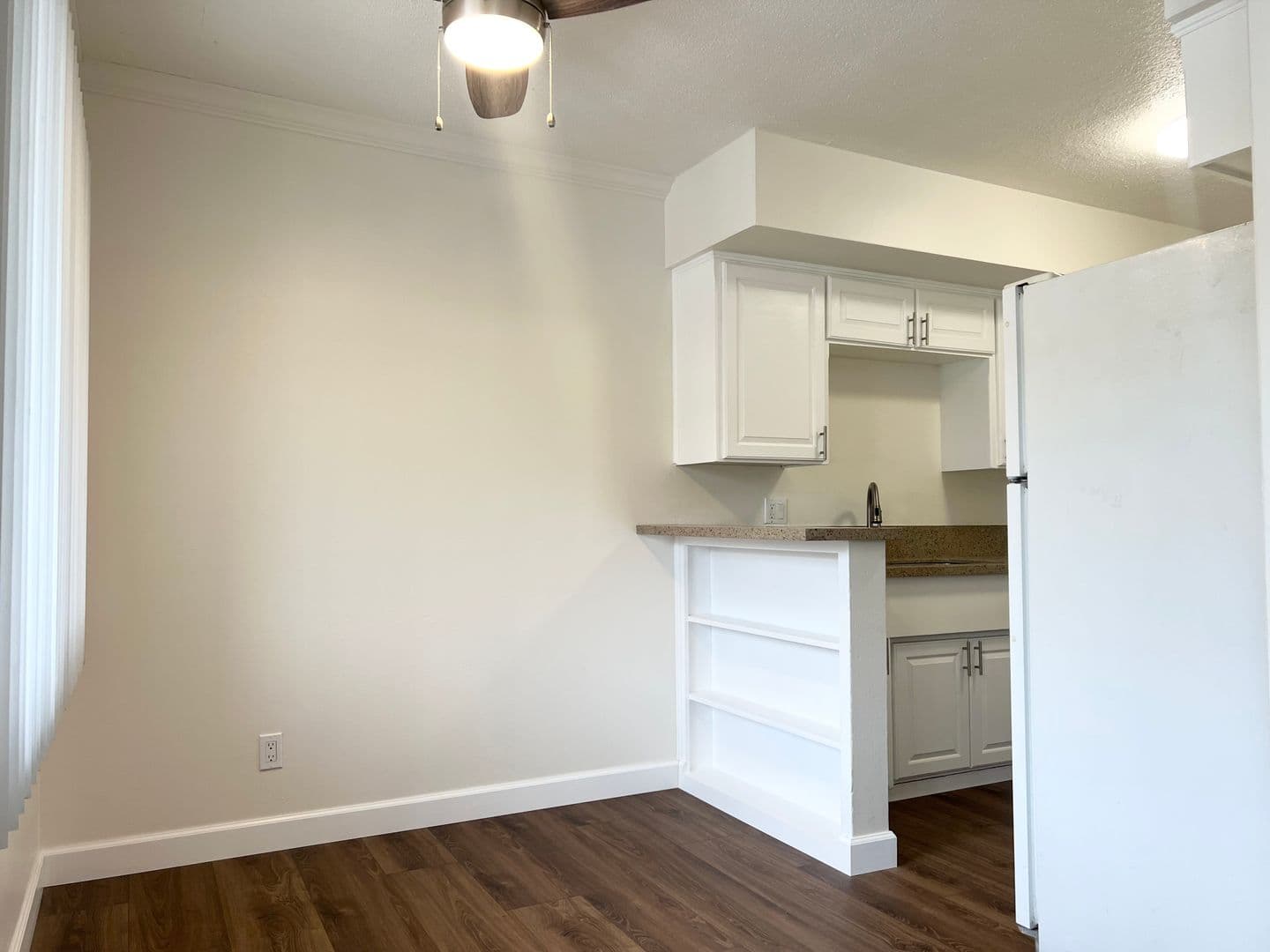 San Diego Apartment: 2236 1/2 Grand Ave