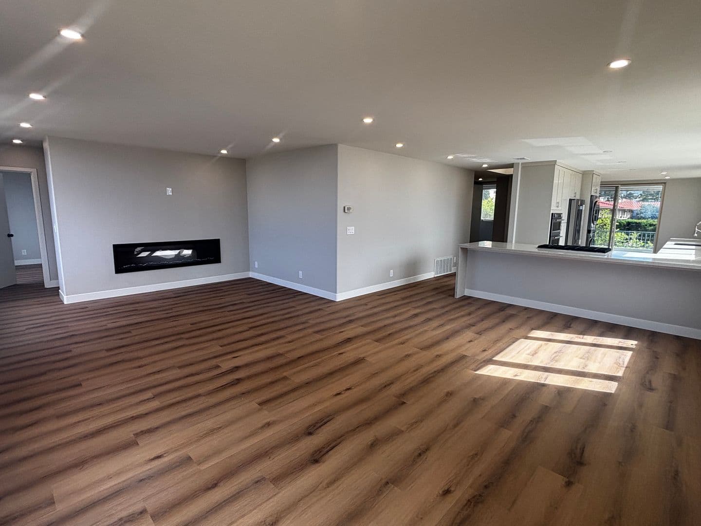 La Jolla Apartment: 344 Prospect St