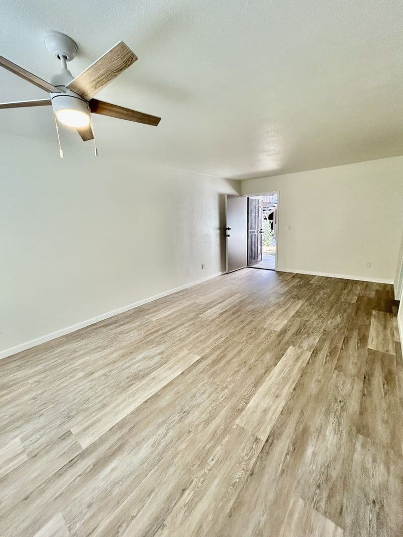 San Diego Apartment: 3736 Jemez Dr #8