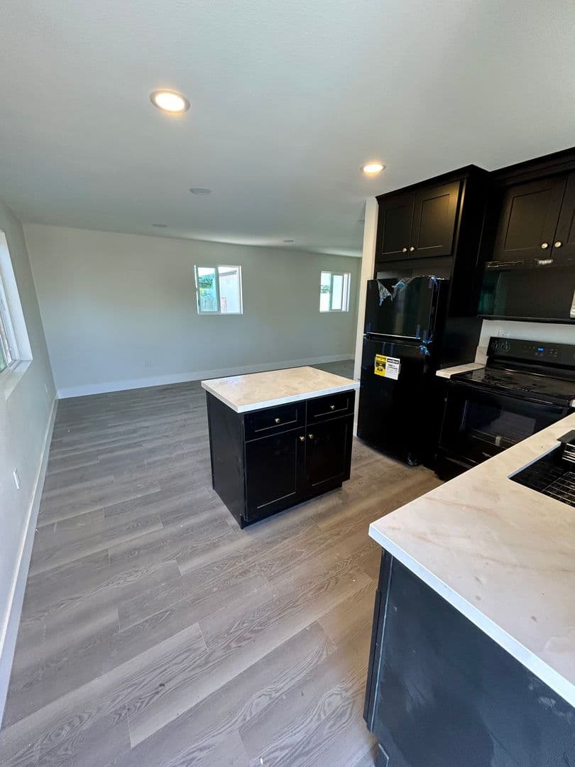 San Diego Apartment: 4776-4778 1/2 Castle Avenue  - 4782