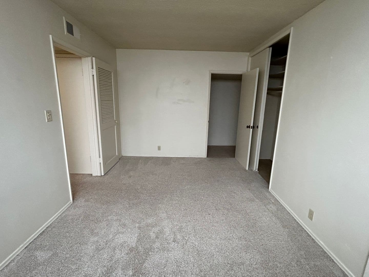 La Jolla Apartment: 344 Prospect St