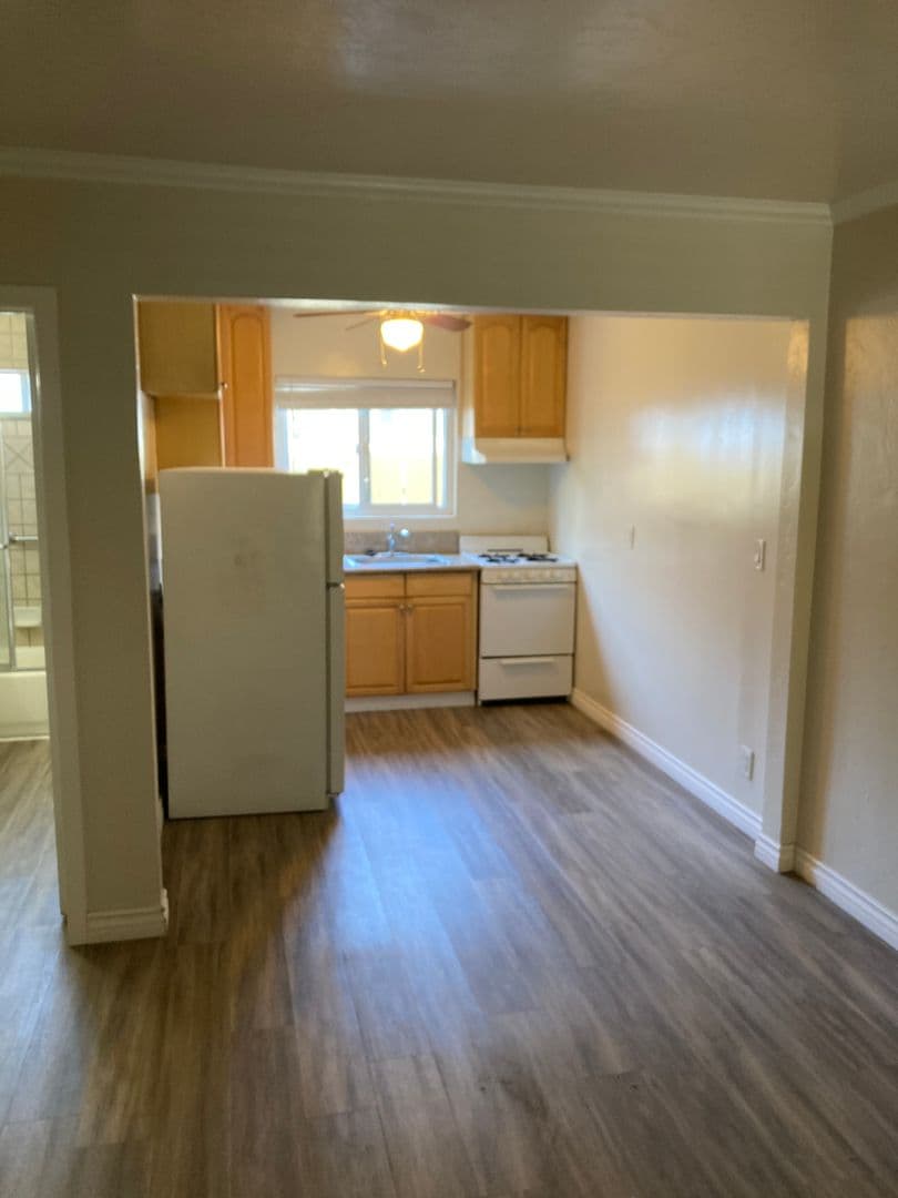San Diego Apartment: 1239 Hornblend Street, #3