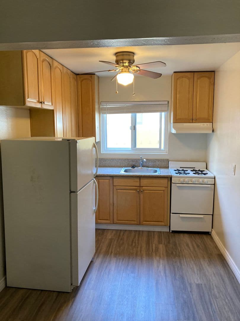 San Diego Apartment: 1239 Hornblend Street, #3
