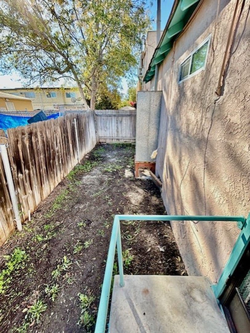 San Diego Apartment: 4355 44th Street