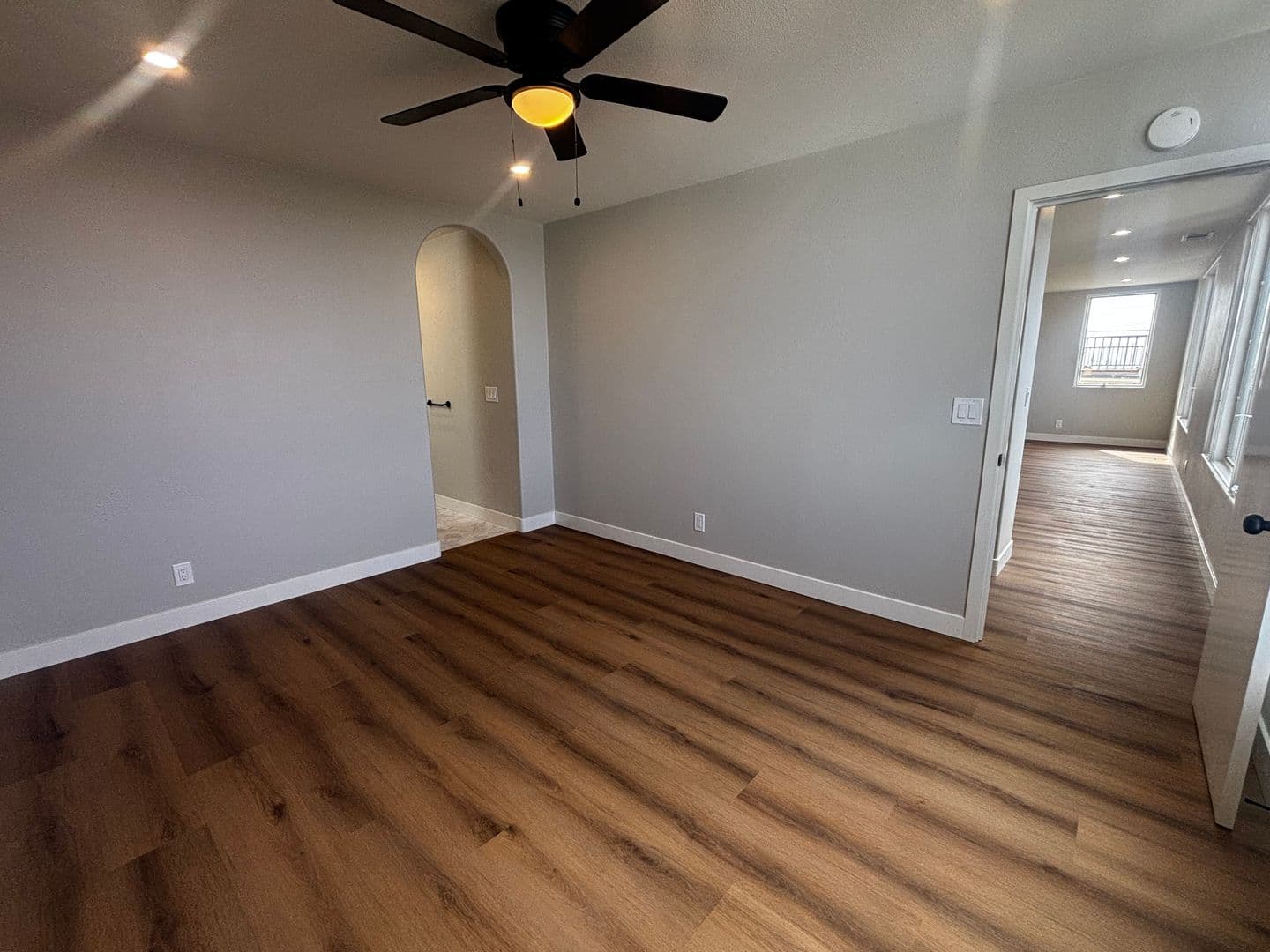 La Jolla Apartment: 344 Prospect St