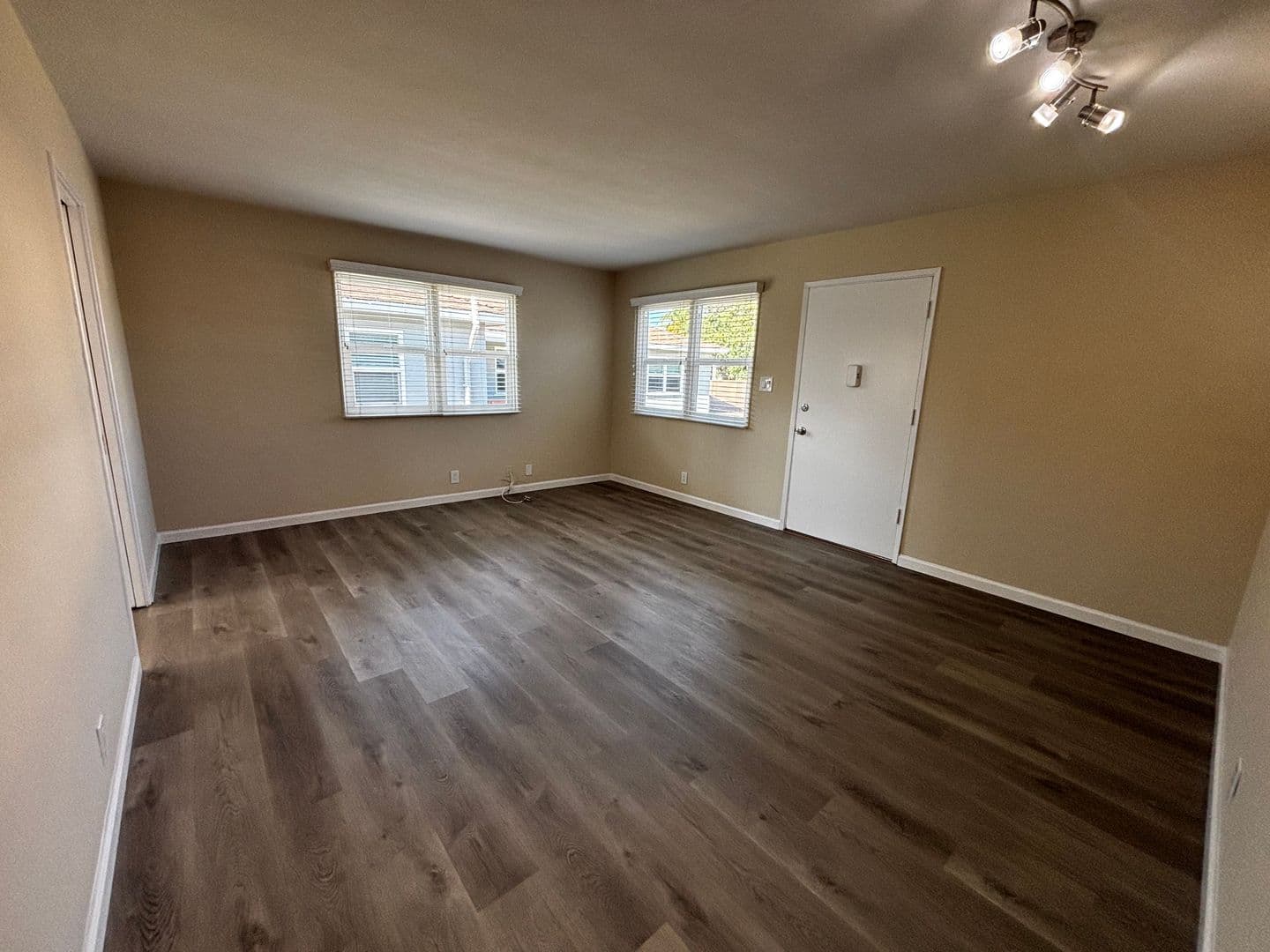 San Diego Apartment: 1017-1031 Diamond Street