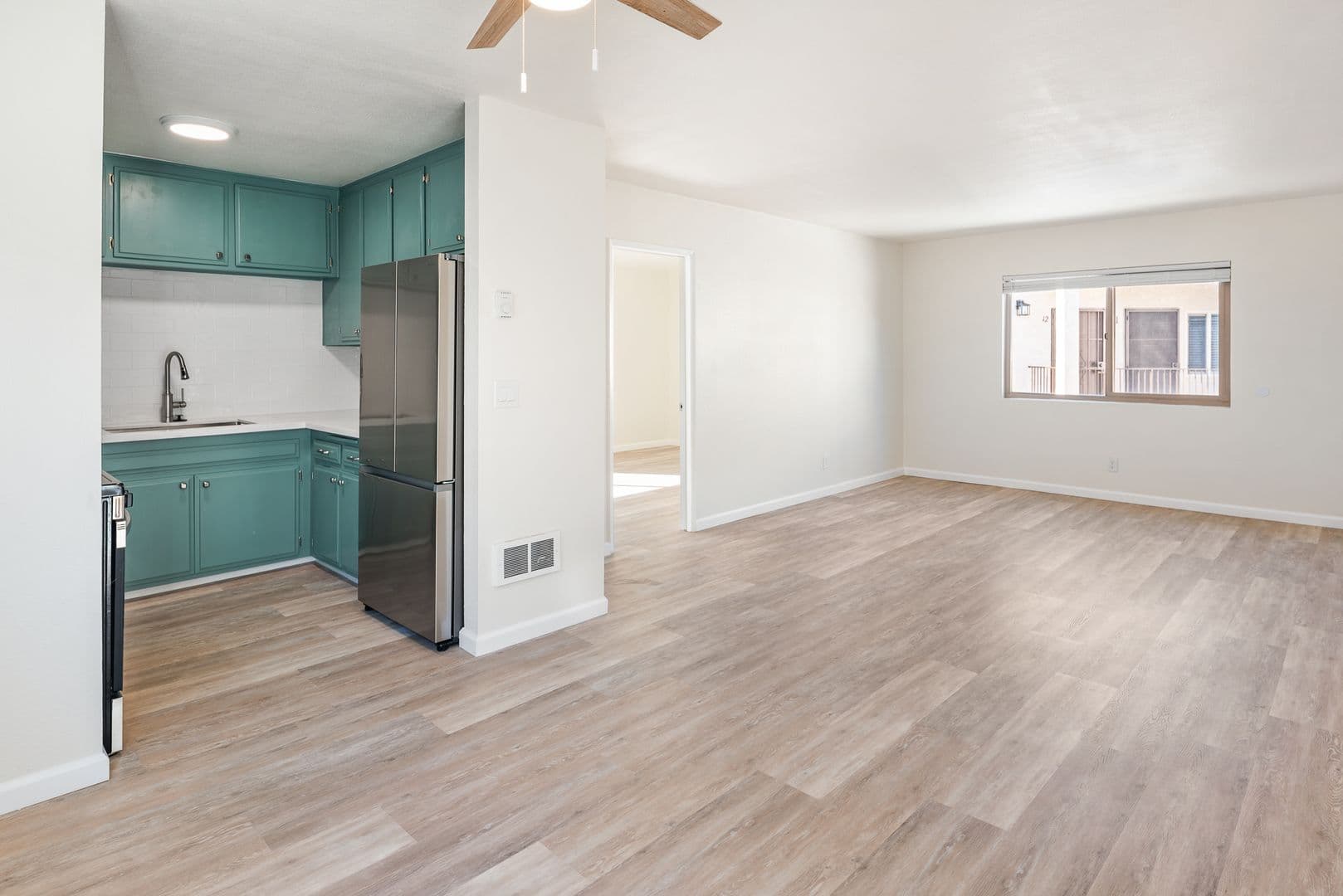 San Diego Apartment: 3736 Jemez Dr #6
