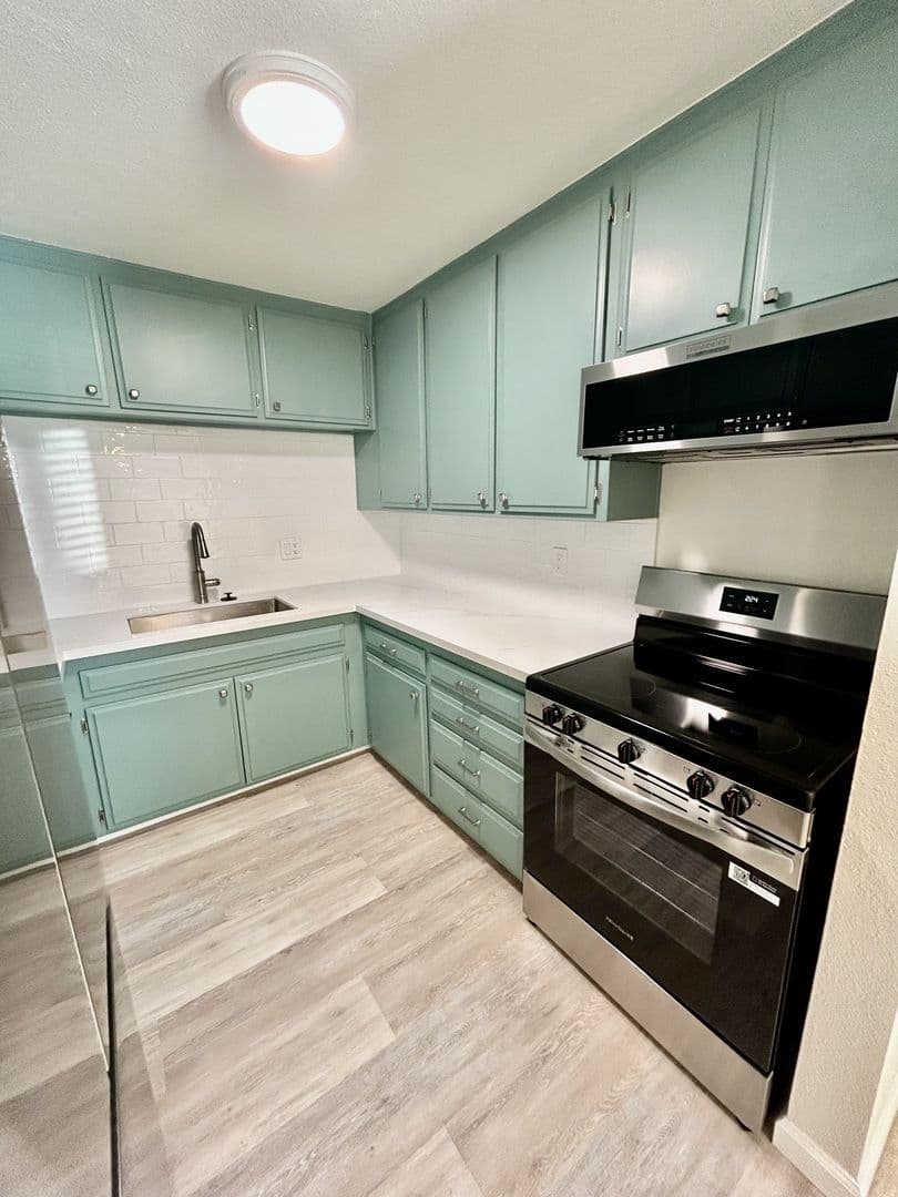 San Diego Apartment: 3736 Jemez Dr #8