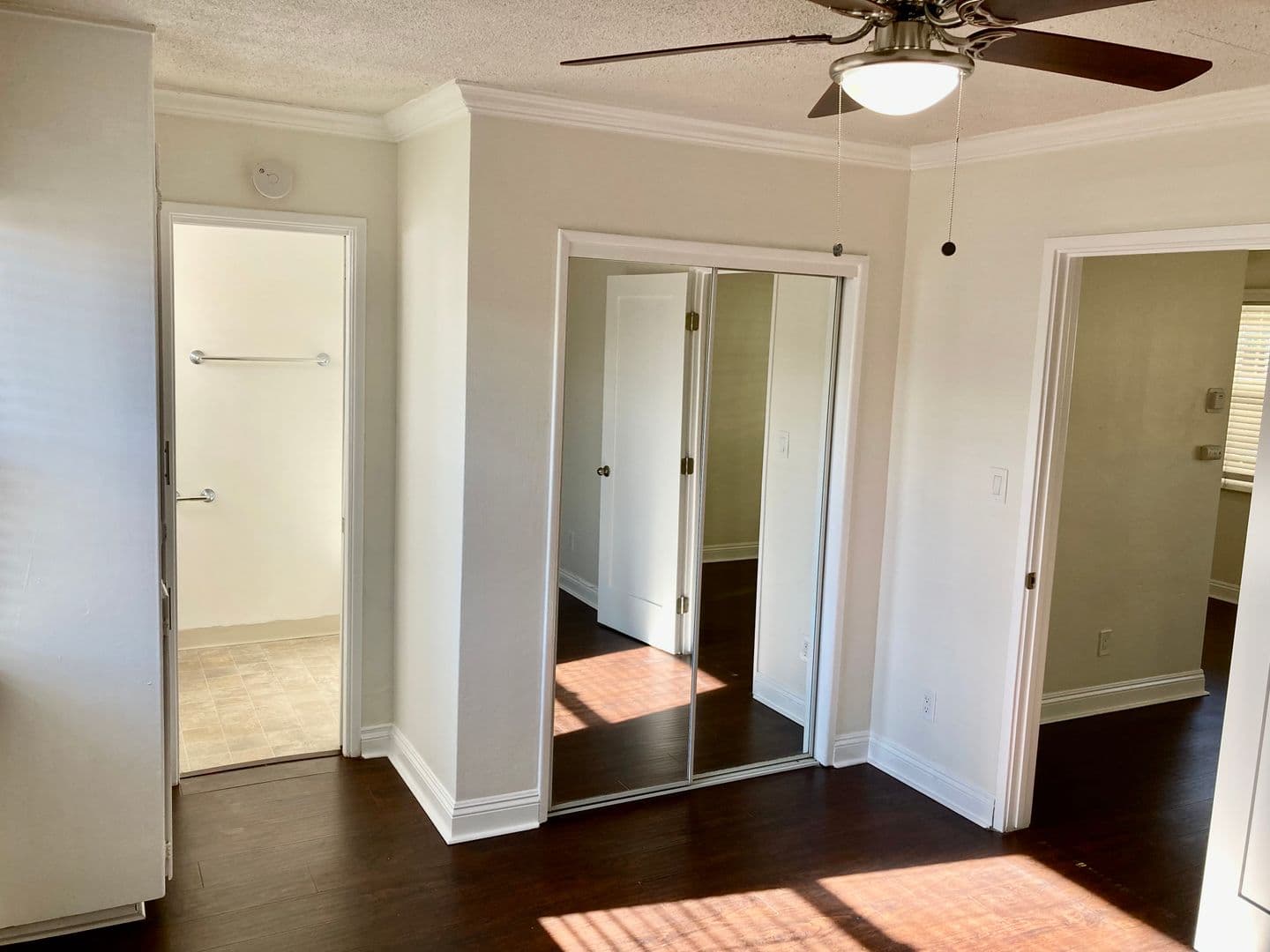 Coronado Apartment: 129-143 D Avenue