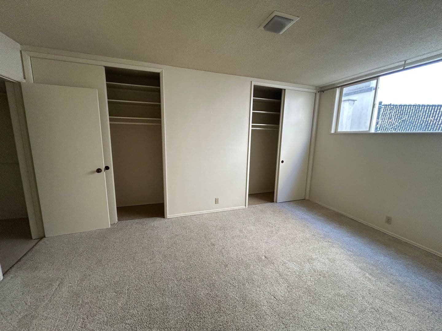 La Jolla Apartment: 344 Prospect St