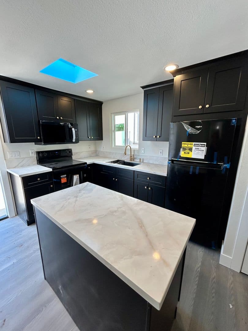 San Diego Apartment: 4776-4778 1/2 Castle Avenue  - 4774