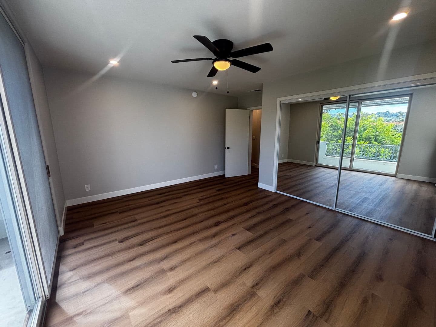 La Jolla Apartment: 344 Prospect St