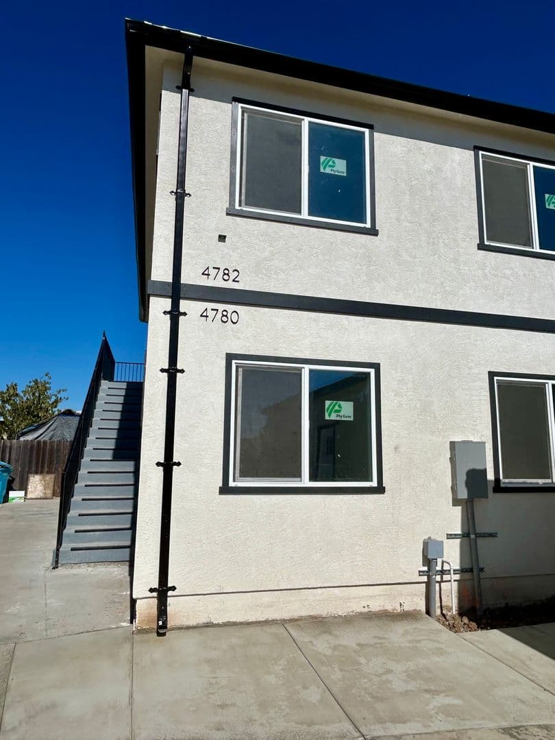 San Diego Apartment: 4776-4778 1/2 Castle Avenue  - 4782